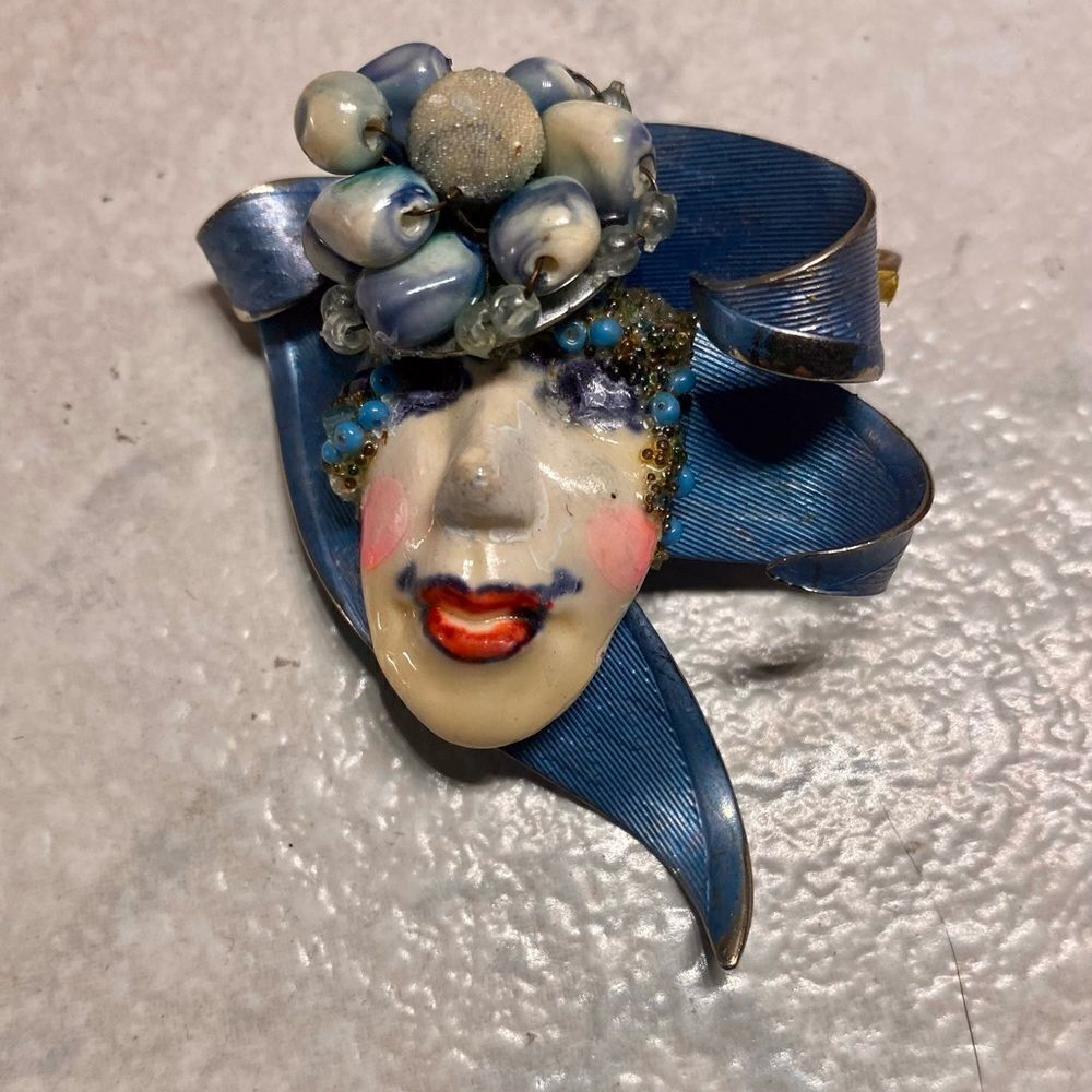 VINTAGE A Painted Lady LTD brooch